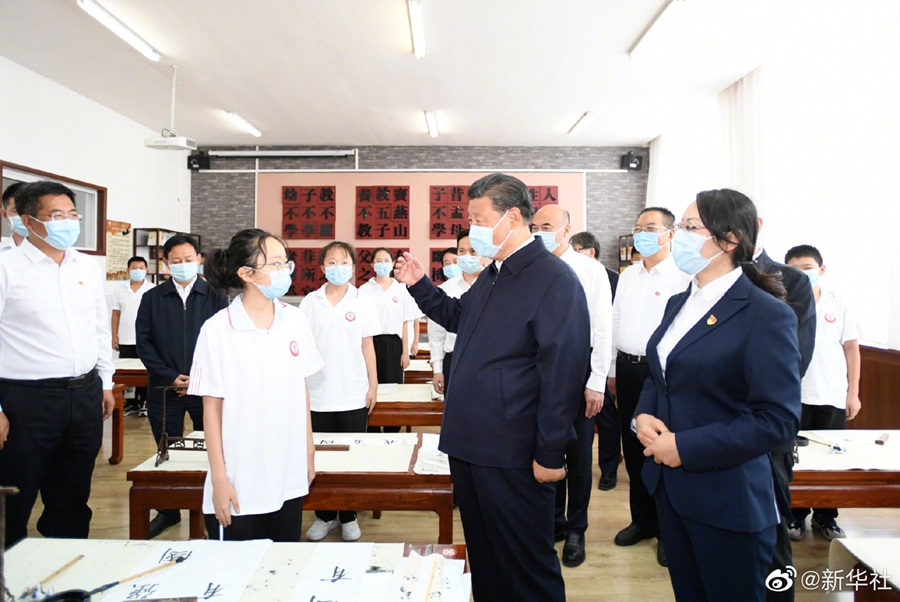 习近平在绥德考察调研