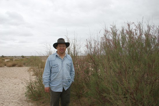 钟扬生前在西藏采样。复旦大学供图