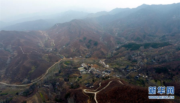 这是无人机航拍的镇平县高丘镇黑虎庙村（3月20日摄）。新华社记者 李嘉南 摄