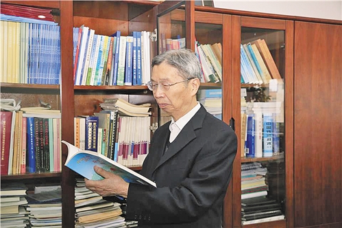 中国科学院院士陈俊武。